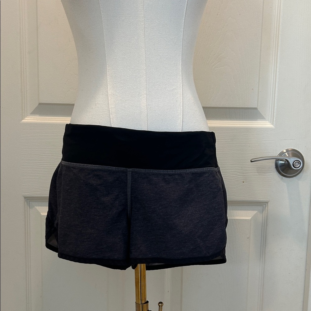 Women's Lululemon Speed Up Low Rise Lined Sorts in Black and Gray Size 6